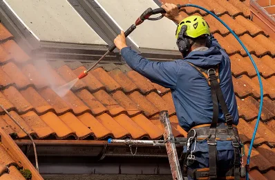 Démoussage et hydrofuge de toiture à Malviès